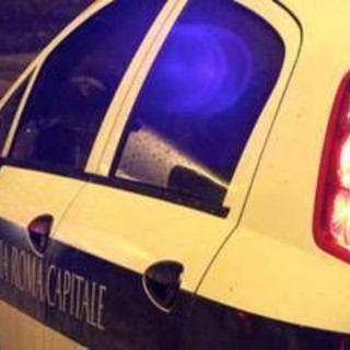 Paura a Roma, uomo armato di coltello spaventa passanti a Centocelle Paura a Roma, uomo armato di coltello spaventa passanti a Centocelle