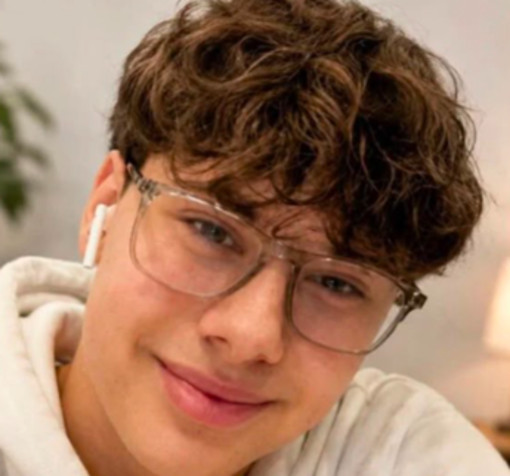 Vicenza, Leonardo Cortese muore in piscina a 19 anni: ipotesi sfida di apnea con l'amico