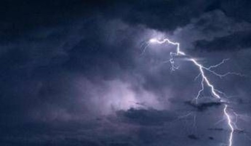 Lunga fase di maltempo, dopo il caldo record ecco i nubifragi: le previsioni meteo
