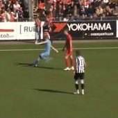 Il gol dell'anno arriva dall'Islanda: la punizione del portiere (da 70 metri) fa il giro del mondo