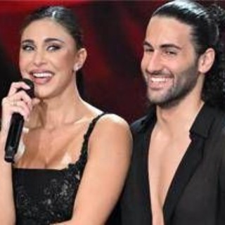 Ballando, Belen incanta: &quot;Milly trovami marito&quot;. Poi il botta e risposta con Lucarelli