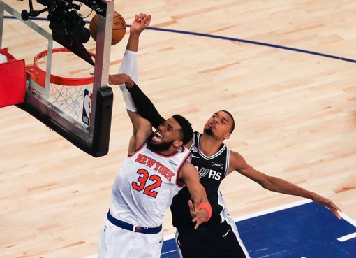 I New York Knicks sono campioni Nba dopo 53 anni, Spurs ko in gara-5 I New York Knicks sono campioni Nba dopo 53 anni, Spurs ko in gara-5