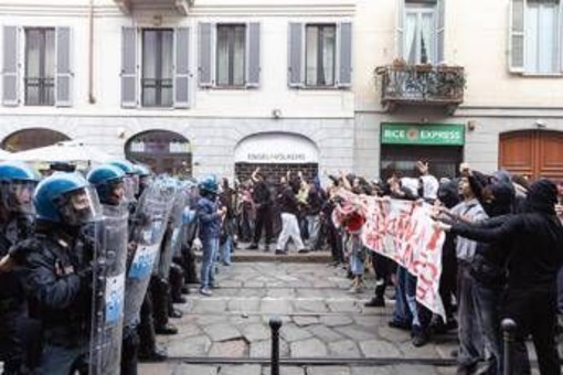 Movimento 17 ottobre lancia la mobilitazione permanente: diffusa guida anti-manganellate