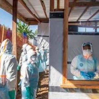 Ebola, oltre 4mila casi in Congo: i morti sono 1.800 Ebola, oltre 4mila casi in Congo: i morti sono 1.800