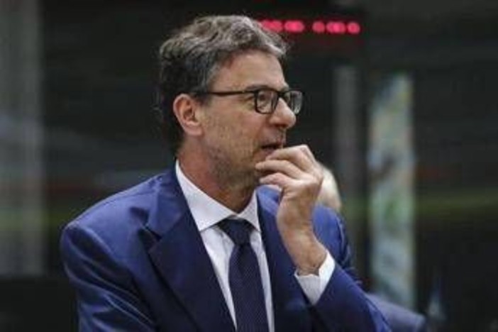 Manovra, Giorgetti: "Tutela i redditi medi e mantiene i conti in ordine" Manovra, Giorgetti: "Tutela i redditi medi e mantiene i conti in ordine"