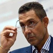 Vannacci e la grana simbolo di Futuro nazionale, "esiste dal 2010 ma è scaduto" Vannacci e la grana simbolo di Futuro nazionale, "esiste dal 2010 ma è scaduto"