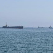 Usa lanciano nuovi attacchi contro Iran: "Teheran non deve minacciare navi" Usa lanciano nuovi attacchi contro Iran: "Teheran non deve minacciare navi"
