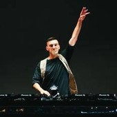 Milano Cortina, Gabry Ponte dà spettacolo nella cerimonia di chiusura sulle note di 'Blue - Da Ba Dee'