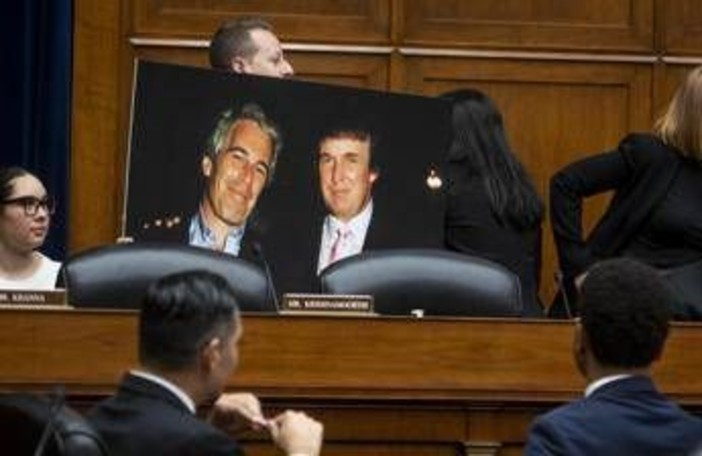 &quot;Lettera oscena di Trump a Epstein&quot;, tycoon farà causa al Wall Street Journal