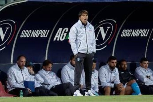 Napoli, solo pari in amichevole: con la Casertana finisce 1-1 Napoli, solo pari in amichevole: con la Casertana finisce 1-1