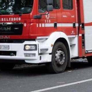 Roma, incendio a Fidene-Nuovo Salario: circolazione treni interrotta su linea Fl1 Orte-Fiumicino aeroporto Roma, incendio a Fidene-Nuovo Salario: circolazione treni interrotta su linea Fl1 Orte-Fiumicino aeroporto