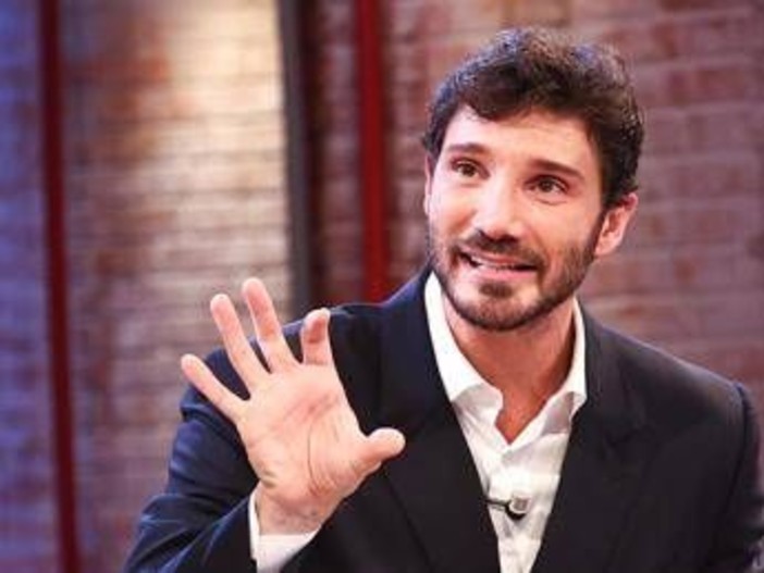 Ascolti tv, 'Step' di De Martino vince prima serata con 16,8% share