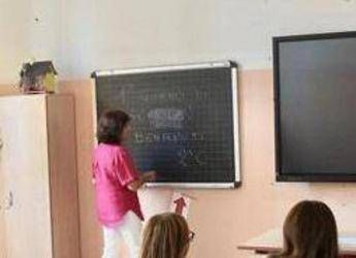 Scuola, firmato rinnovo del contratto. Valditara: &quot;Aumenti per docenti e Ata di 150 e 110 euro&quot;