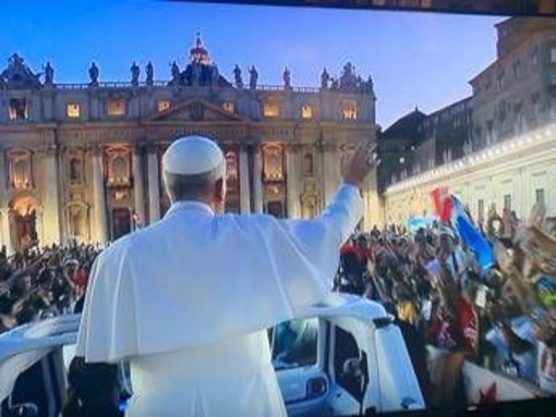 Papa, la sorpresa per il Giubileo giovani: arriva a Piazza S. Pietro per un saluto Papa, la sorpresa per il Giubileo giovani: arriva a Piazza S. Pietro per un saluto