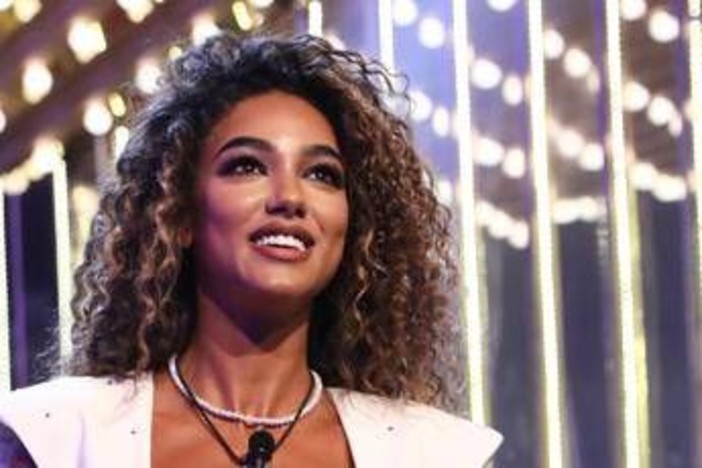 Samira Lui oggi a Verissimo: il padre assente, l'amore con Luigi e il successo