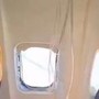 Paura su volo Ryanair, pezzi motore rompono finestrino e passeggero rischia di essere risucchiato