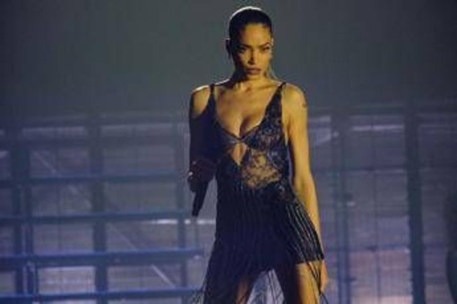Elodie a sorpresa annuncia 'Show 2027', si parte da Ancona