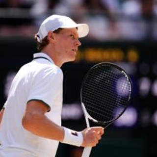 Sinner torna in campo a Riad, i tifosi esultano: "Se è un sogno non svegliatemi"