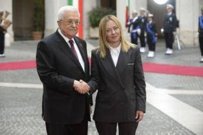 Meloni riceve Abu Mazen: "Consolidare cessate fuoco e avviare ricostruzione Gaza" Meloni riceve Abu Mazen: "Consolidare cessate fuoco e avviare ricostruzione Gaza"