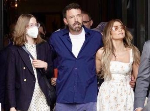 Ben Affleck, l'appello della figlia Violet per l'uso delle mascherine contro Covid Ben Affleck, l'appello della figlia Violet per l'uso delle mascherine contro Covid