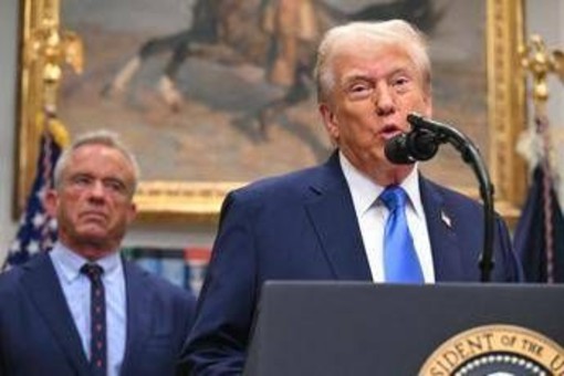 Paracetamolo in gravidanza, Trump lancia allerta per le future mamme: &quot;Rischio autismo&quot;