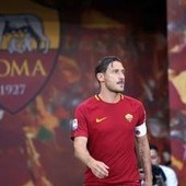 I 50 anni di Francesco Totti: mezzo secolo di classe, lealtà e amore eterno per la Roma