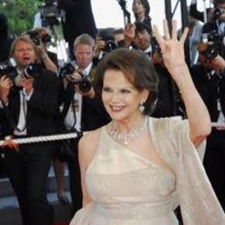 Claudia Cardinale, la "sirena dello schermo" che sfidò il destino e conquistò il cinema Claudia Cardinale, la "sirena dello schermo" che sfidò il destino e conquistò il cinema