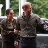 Meghan e Harry, la visita alla tomba di Lady Diana con i figli Lilibet e Archie