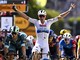 Merlier beffa Milan in volata, Pogacar resta leader del Tour