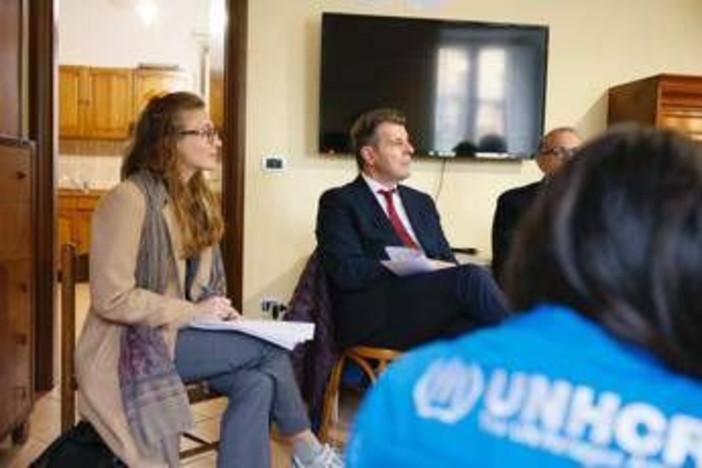 Migranti, Balzaretti: "Con Svizzera e Unhcr più qualità in accoglienza minori non accompagnati"