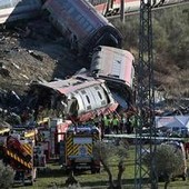 Spagna, tragedia ferroviaria irrompe nella campagna elettorale: nuova grana per Sanchez a un mese dal voto Spagna, tragedia ferroviaria irrompe nella campagna elettorale: nuova grana per Sanchez a un mese dal voto