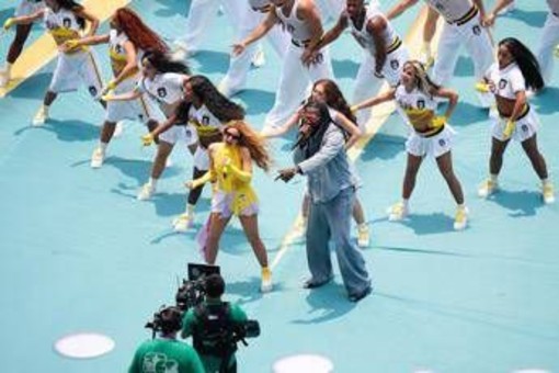 Mondiali 2026, cerimonia apertura interrotta. Rai: "Errore nel timing" Mondiali 2026, cerimonia apertura interrotta. Rai: "Errore nel timing"