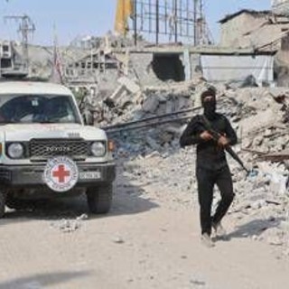 Israele, di 3 militari i corpi degli ultimi ostaggi restituiti da Hamas Israele, di 3 militari i corpi degli ultimi ostaggi restituiti da Hamas