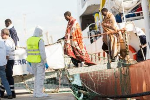 Migranti, via libera del Parlamento Ue a direttiva sui rimpatri. Meloni: "Promessa mantenuta" Migranti, via libera del Parlamento Ue a direttiva sui rimpatri. Meloni: "Promessa mantenuta"