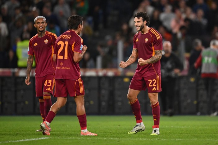 La Roma piega il Parma e festeggia: 2-1 e vetta della Serie A La Roma piega il Parma e festeggia: 2-1 e vetta della Serie A