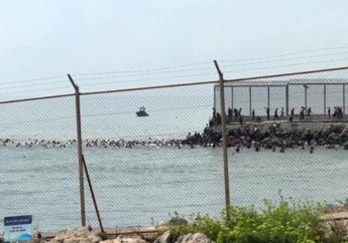 Migranti, a Ceuta la peggior crisi dal 2021 Migranti, a Ceuta la peggior crisi dal 2021