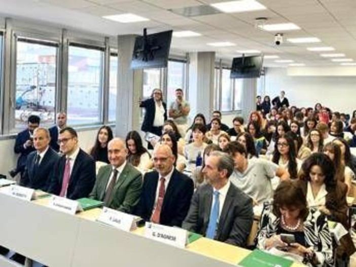 Università, studenti senior del primo triennio di Veterinaria di Tor Vergata proseguono la loro formazione al Gregorio VII Università, studenti senior del primo triennio di Veterinaria di Tor Vergata proseguono la loro formazione al Gregorio VII