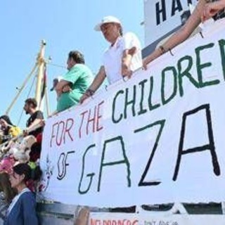 Nave Flotilla, due italiani a bordo. Tajani parla con Sa'ar: due opzioni per attivisti