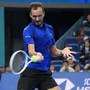 Vienna, Medvedev perde il punto e tira pugni al campo
