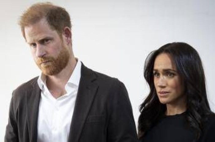 Conte Spencer: "Stampa cancerogena, Harry e Meghan trattati come mia sorella Diana"