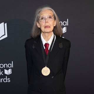 Vince il Premio Nobel per la Letteratura 2026 la canadese Anne Carson