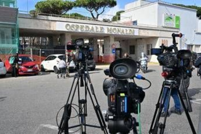 Bimbo trapiantato a Napoli, il legale: "Riunione su terapia per alleviare sofferenze"