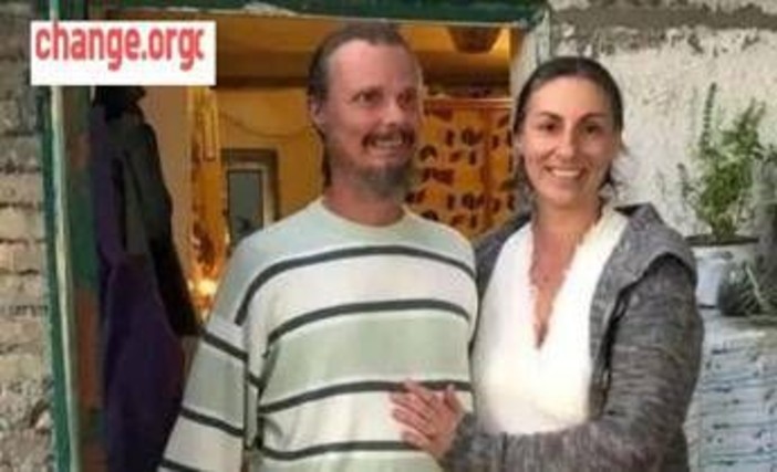 Chieti, famiglia che vive nel bosco: bimbi allontanati dal giudice Chieti, famiglia che vive nel bosco: bimbi allontanati dal giudice