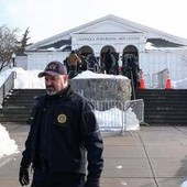 Caso Epstein, oggi la testimonianza di Bill Clinton. In Gb indagini su uso basi Raf per traffico ragazze