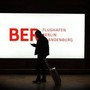Germania, allerta droni all'aeroporto di Berlino: voli sospesi e dirottati per circa 2 ore Germania, allerta droni all'aeroporto di Berlino: voli sospesi e dirottati per circa 2 ore