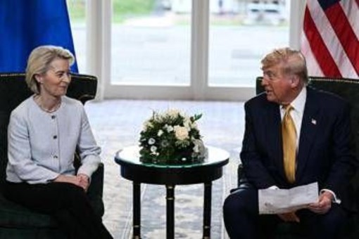 Dazi, Ue: "Accordo Trump-von der Leyen non è giuridicamente vincolante" Dazi, Ue: "Accordo Trump-von der Leyen non è giuridicamente vincolante"