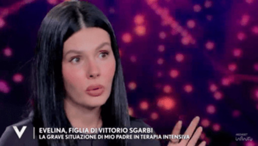 Vittorio Sgarbi, la figlia Evelina: "Ho tanta paura per papà. Avevo ragione, non era solo depressione" Vittorio Sgarbi, la figlia Evelina: "Ho tanta paura per papà. Avevo ragione, non era solo depressione"