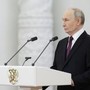 Putin contro Nato e Ue: "Minaccia russa scusa per giustificare aumento spese militari" Putin contro Nato e Ue: "Minaccia russa scusa per giustificare aumento spese militari"