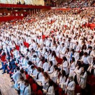 Unicamillus, 400 futuri medici indossano il camice bianco a Roma
