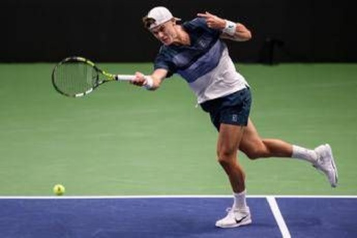 Rune denuncia profilo falso su X, poi gli 'sfottò': "Ha paura scriva alle tenniste" Rune denuncia profilo falso su X, poi gli 'sfottò': "Ha paura scriva alle tenniste"